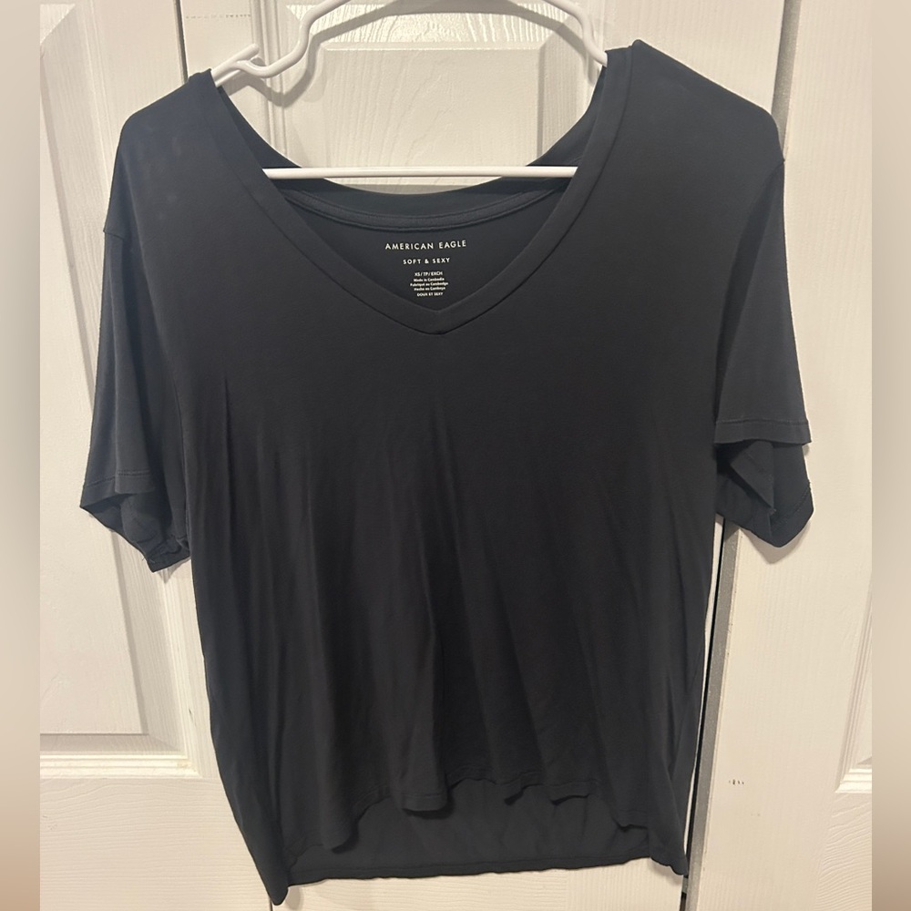 Women’s navy American Eagle flowy shirt